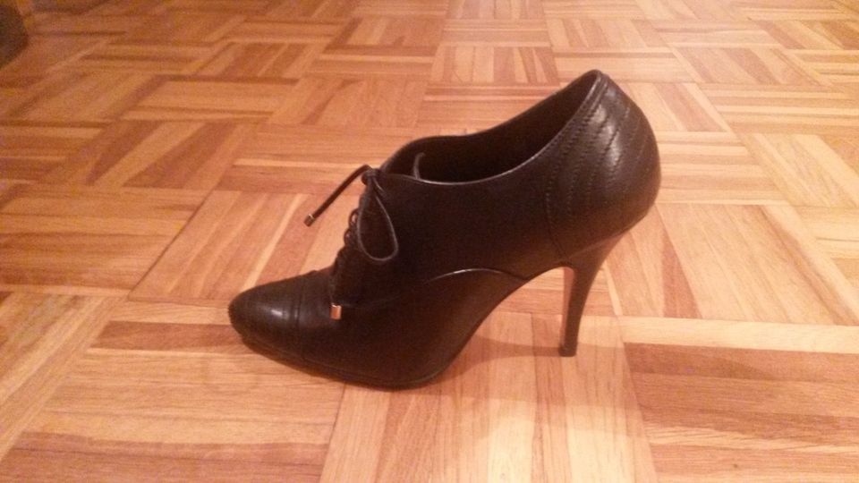 Damenstiefeletten von BUFFALO, Gr. 36, schwarz, Echtleder, NEU in Berlin