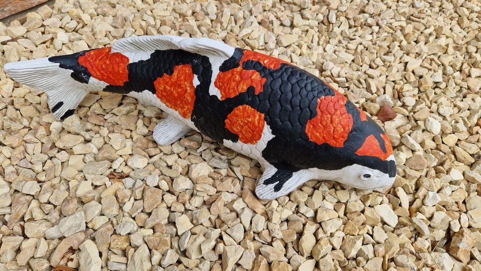 KOI Betonkoi Showa Figur Deko-Koi Sammlung in Frechen