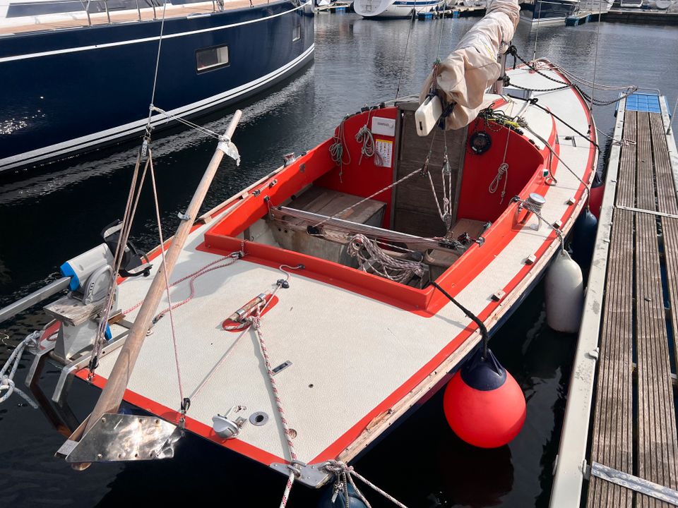 Segelboot FOLKEBOOT "DK 697"  GFK / Alu-Mast / E-Motor in Flensburg