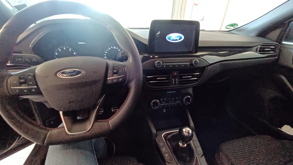 Ford Focus 1.0 Ecoboost Mildhybrid Kombi ST-Line mit 125 PS in Wolmirsleben