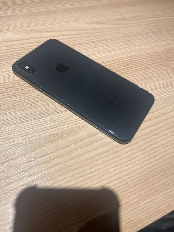 iPhone XS Max 64 GB in Nürnberg (Mittelfr)