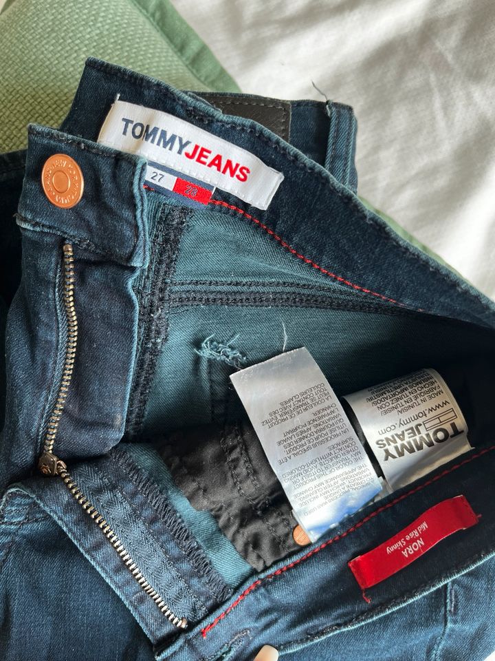 Tommy Hilfiger Jeans „Nora“ 27 in Budenheim