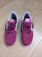 Nike Sneaker/ Turnschuhe Gr. 36,5 Frankfurt am Main - Sachsenhausen Vorschau