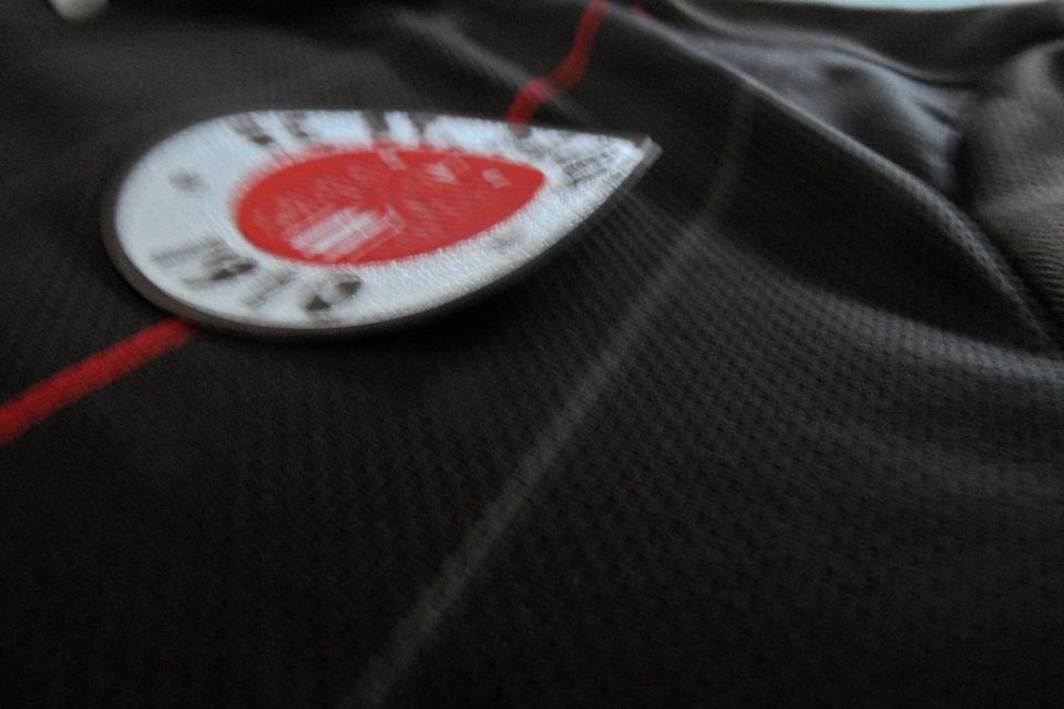 DI!Y FC St.Pauli aktuelles Heimtrikot in der Größe XL neuwertig in Achim