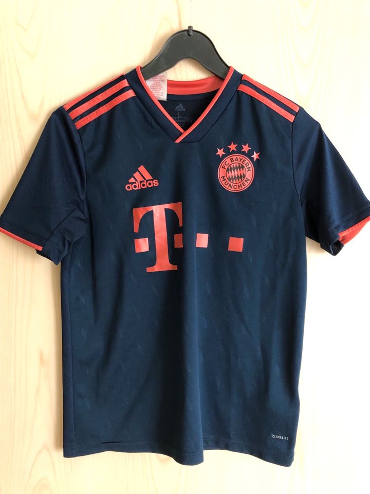 FC Bayern München Trikot Gr. 164 in Henfenfeld