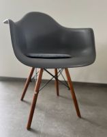 Esszimmerstühle Armchair grau (ähnlich Eames DAW) Designer Stühle Hessen - Ginsheim-Gustavsburg Vorschau