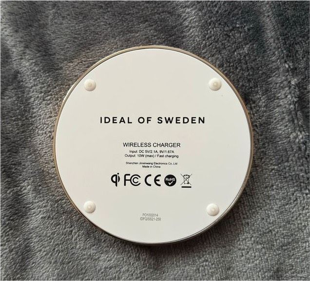 Ideal of sweden wireless charger MINT SWIRL MARBLE 10W in Stuttgart