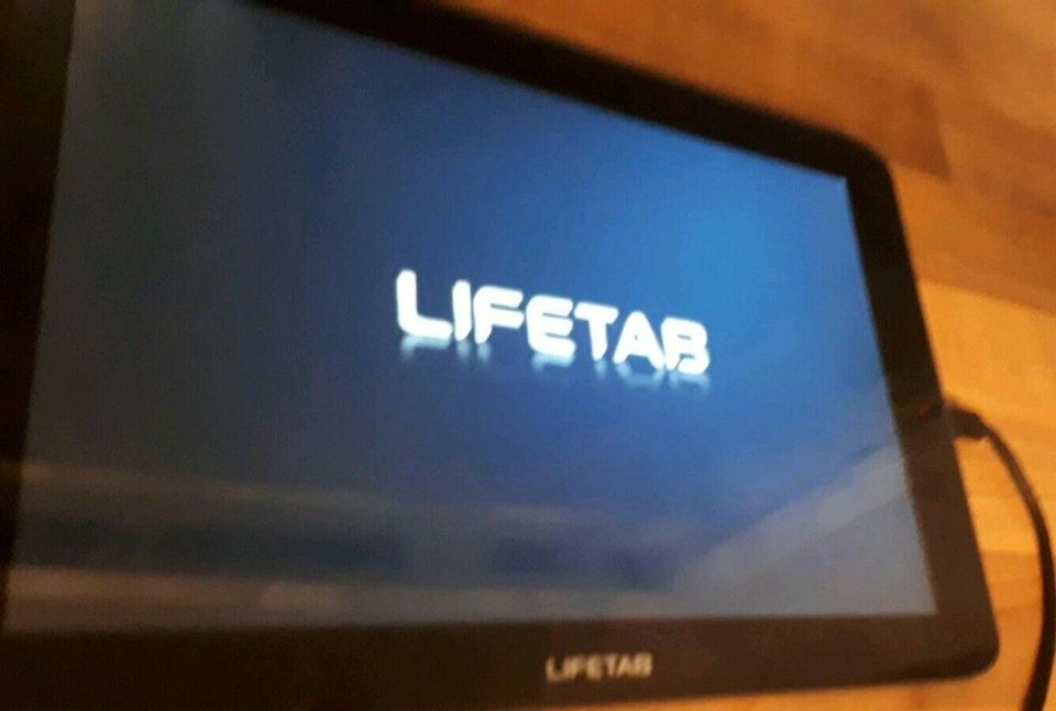 MEDION LIFETAB MD 98516 E10316 startet und bleibt hängen in Kamp-Lintfort