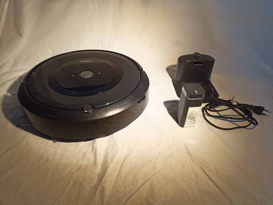 iRobot Roomba i5 Staubsaugerroboter in Edewecht