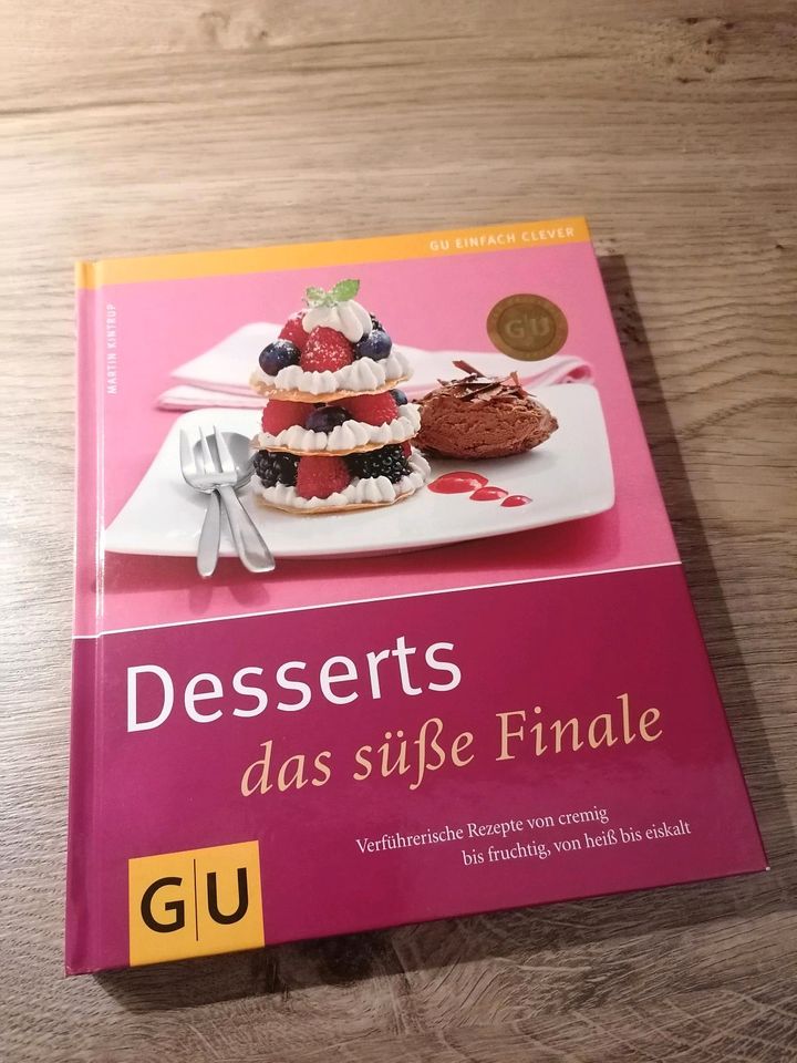 GU Kochbuch Rezeptbuch Desserts in Erkrath