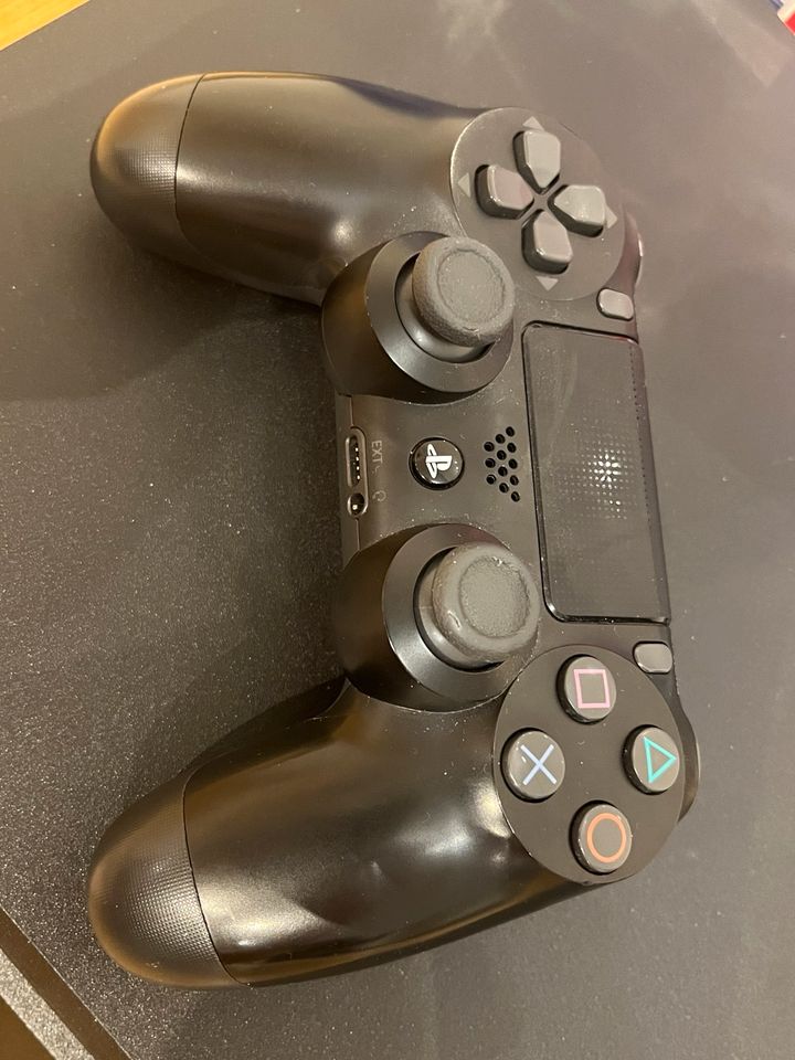 PlayStation 4 Slim + 1 Controller und Spielen in Vettweiß