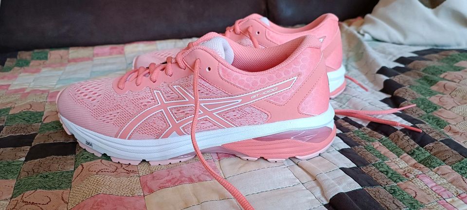 ASICS GT-1000 6 wie NEU Größe 42 inklusive Versand in Berlin