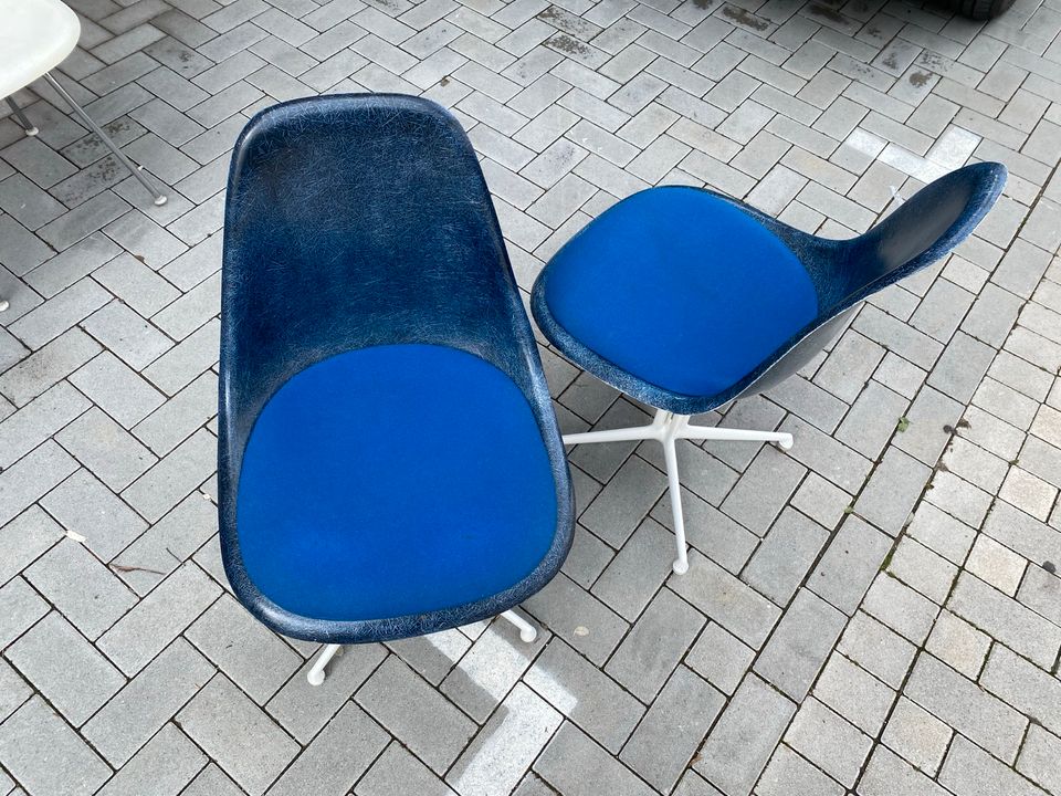 Herman Miller Eames Sidechair laFonda Fiberglas Blau Vitra in Bruchsal