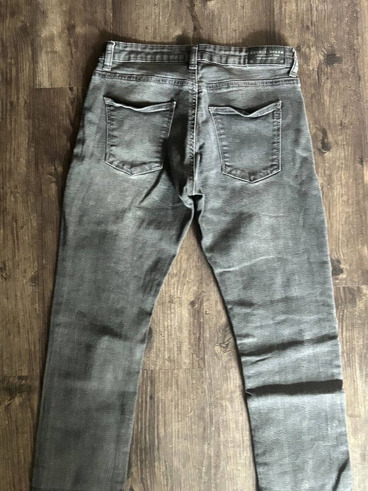 Esprit Jeans 27/30, grau, slim in Fellbach