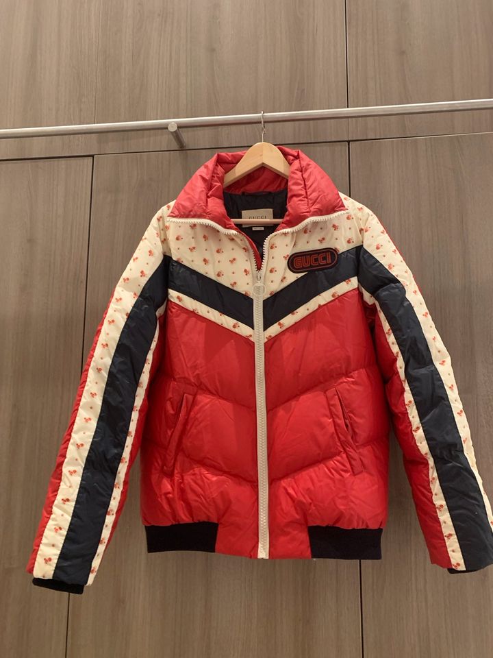 Gucci Daunenjacke Gr. S NEU in Düsseldorf - Oberkassel | eBay Kleinanzeigen  ist jetzt Kleinanzeigen