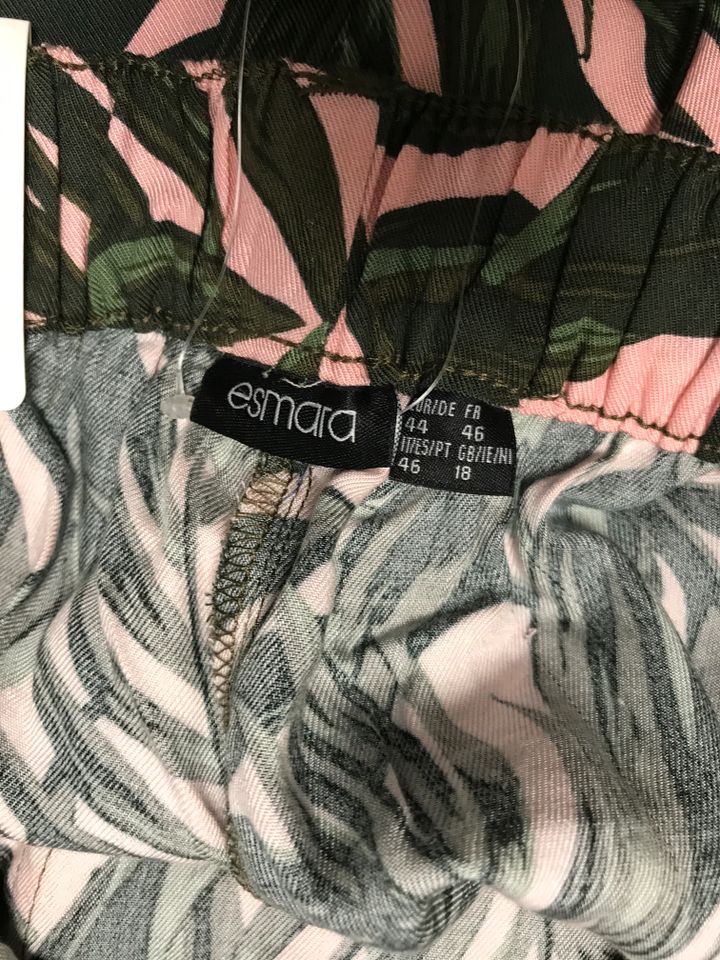 Esmara Shorts Khaki rosa Gr. 44 NEU mit Etikett in München