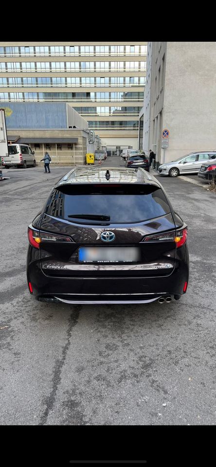 Toyota Corolla hybrid 2019 in Leipzig