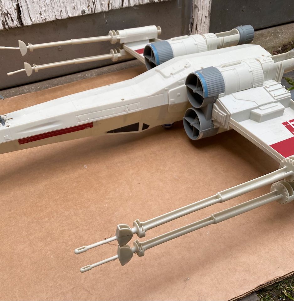 Hasbro Star Wars X Wing Modell in Aldenhoven