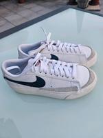 Nike Plateau, Gr. 35,5, nur 2 x getragen!! Nordrhein-Westfalen - Baesweiler Vorschau