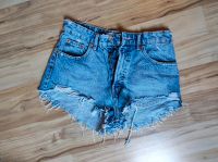 Jeans Hotpants / Shorts von Zara destroyed look high waist Bayern - Sonnefeld Vorschau