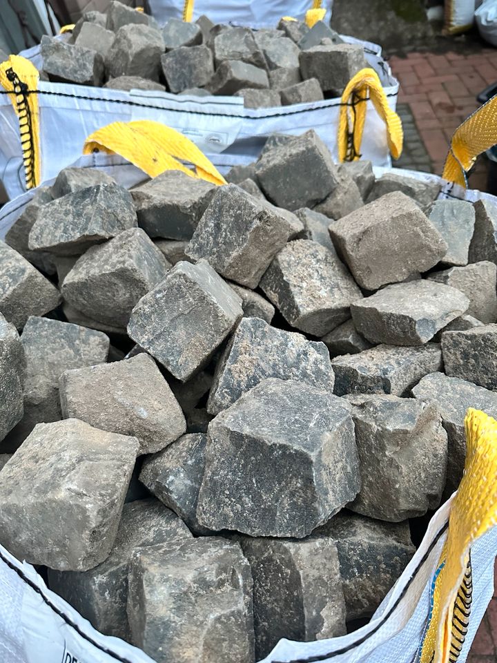 Kopfsteinpflaster Basalt Naturstein Pflasterstein in Laatzen