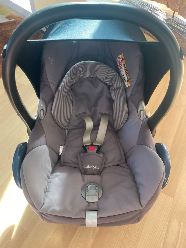 Maxi Cosi Babyschale Kindersitz Neugeborene CabrioFix in Iserlohn