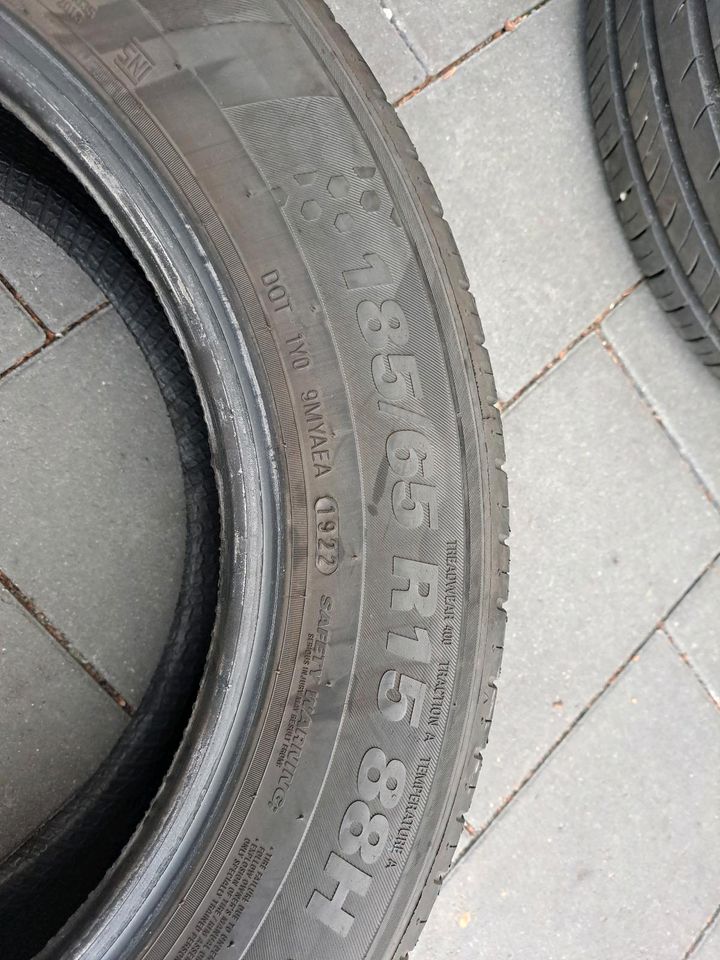 2 kumho Sommerreifen 185/65 R15 88H in Bielefeld