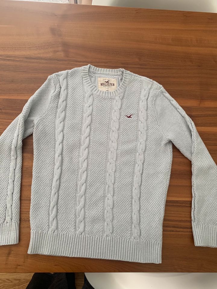 Hollister Pullover XS hellgrau in München