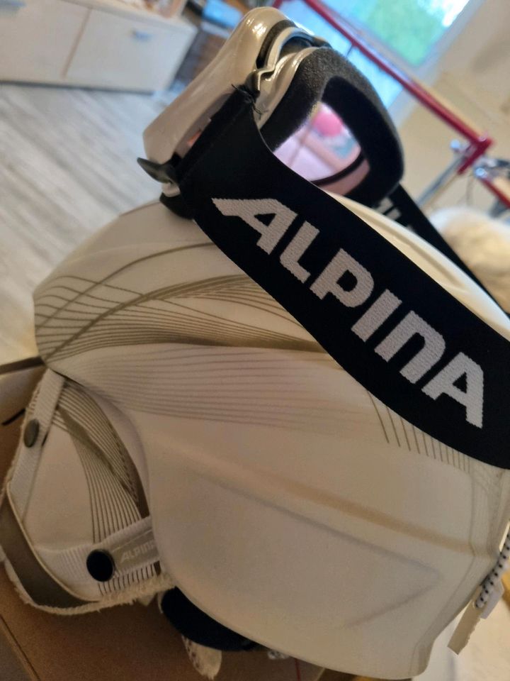 ALPINA Helm weiß mit passender Skibrille Neuwertig in Hünstetten