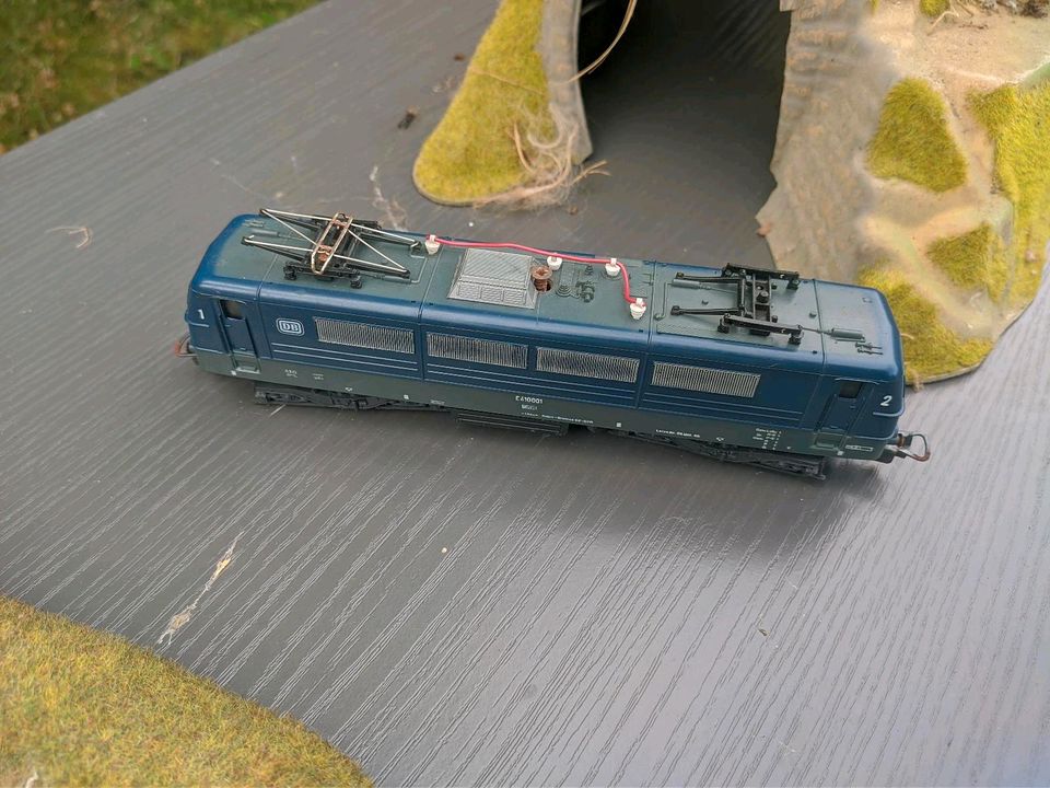 Modelleisenbahn H0 4x Tunnel Noch  und E Lok Lima Trafo Arnold in Tornesch