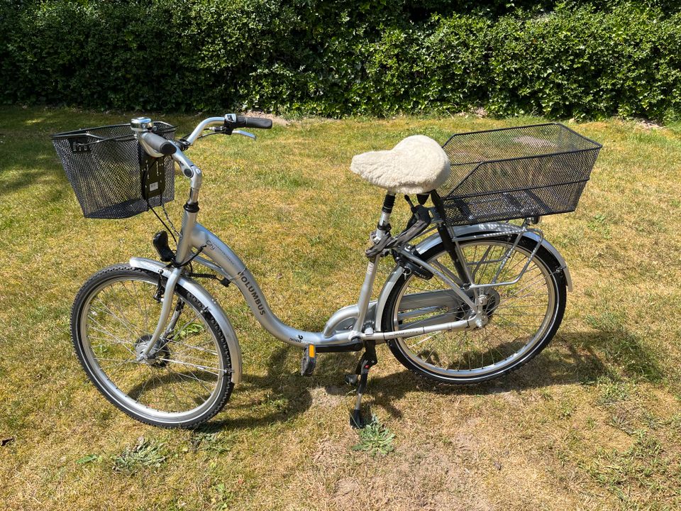 26 Zoll Damenrad Tiefereinstieg Neuwertig (Fahrrad, Senior) in Sassenberg