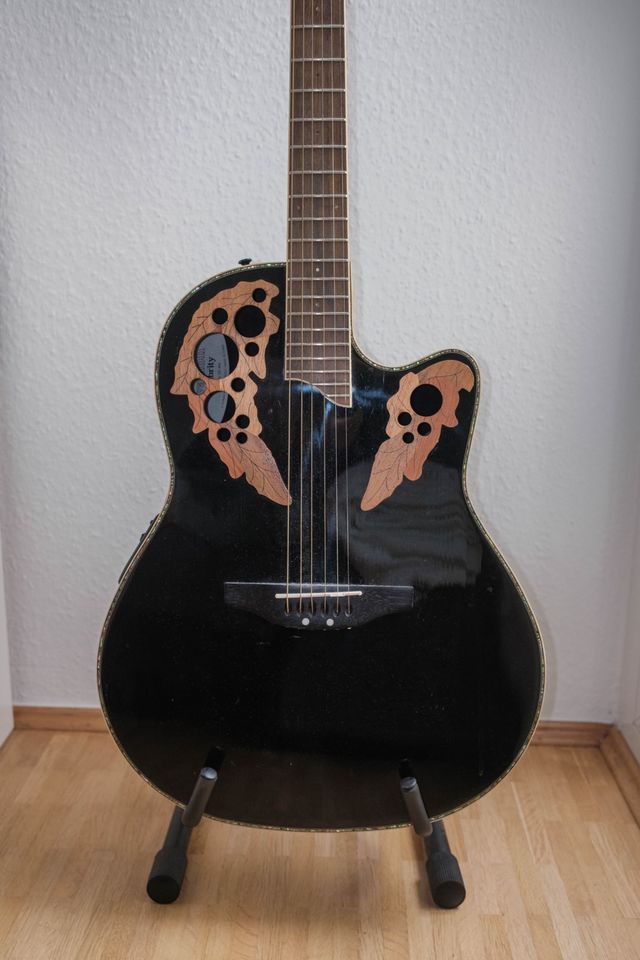 Ovation Celebrity CC44-S in Stuttgart