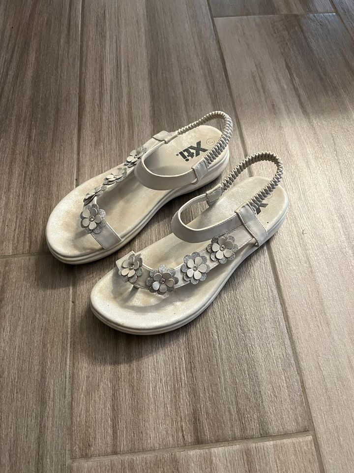 XTI Sandalen Mädchen 37 in Husum