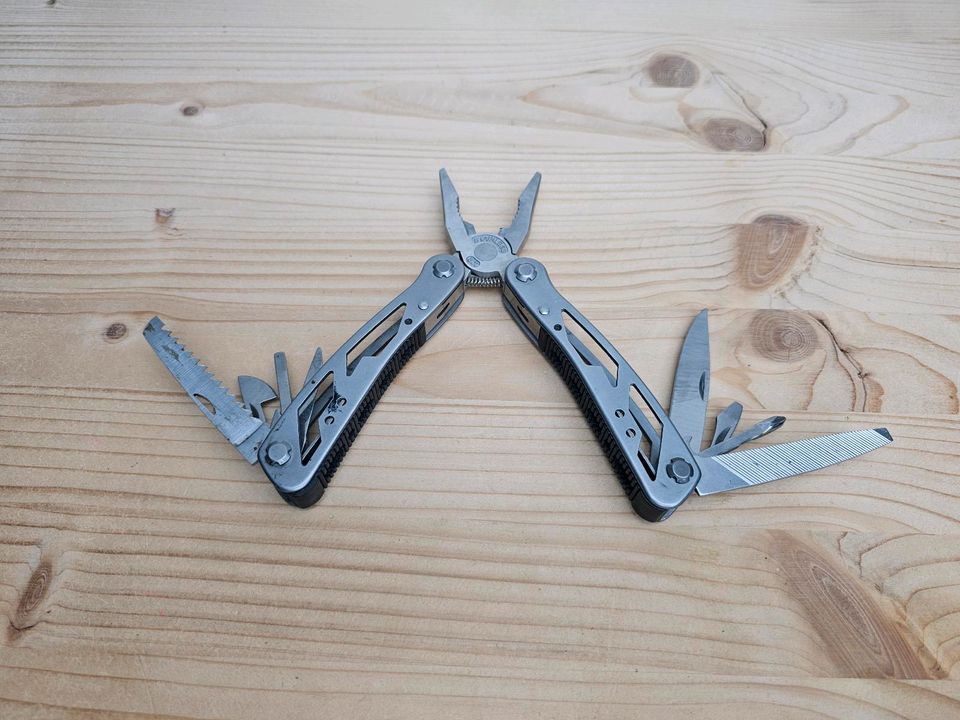 Multitool Zange in Weingarten