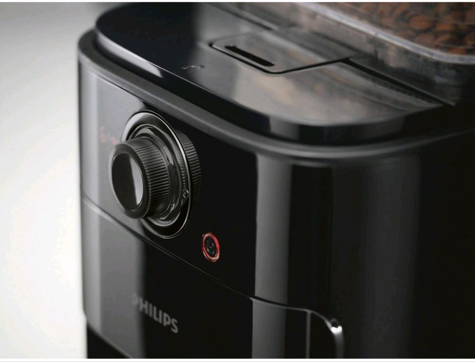 Philips Kaffeemaschine mit Mahlwerk Grind & Brew HD7767/00, 1,2l in Berlin