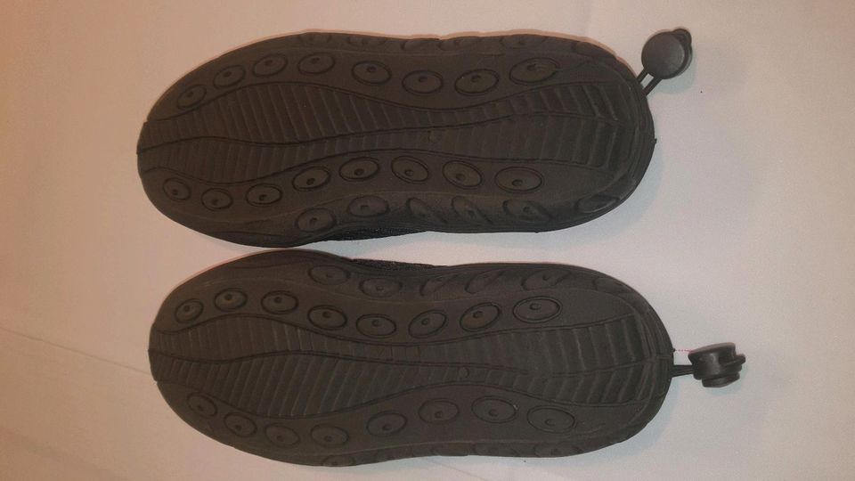 Badeschuhe  32 und 34 in Drebkau