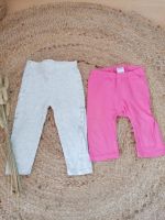 2 Mädchen Capri Hosen grau Herzen pink 74 80 Leggings kurze Short Bayern - Röllbach Vorschau