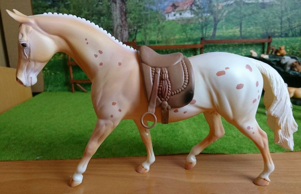 Breyer Pferd Zubehör Sättel Zaun Möbel Breyerfest Plüsch OVPs top in Fürth