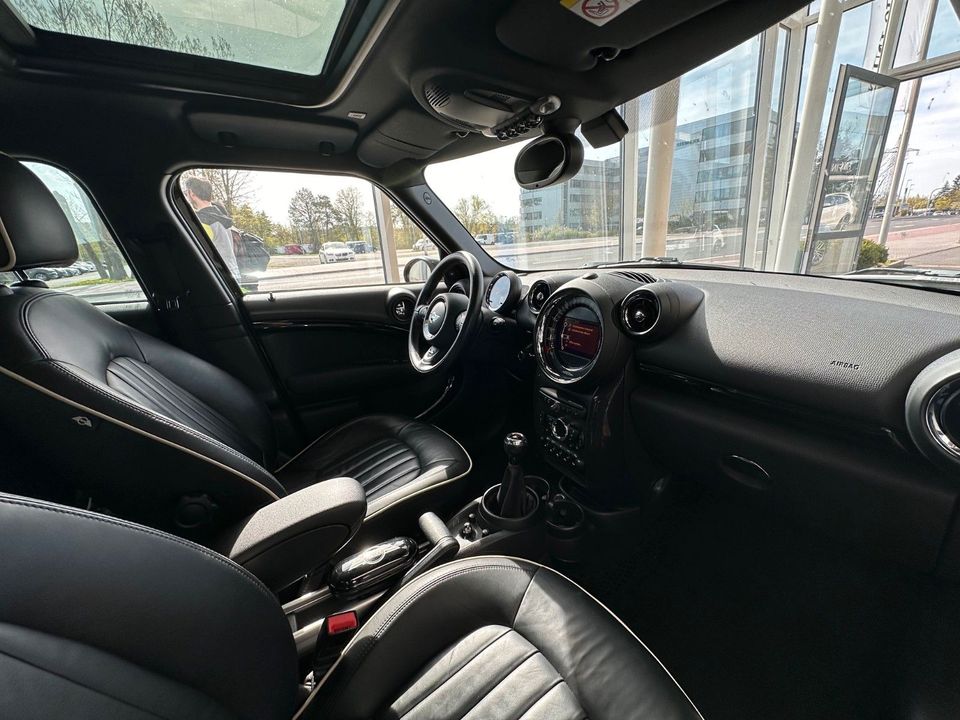 MINI JCW Countryman Navi H/K Xenon DAB Glasdach in Erlangen