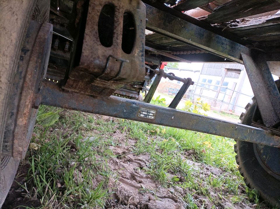 Deutz Fahr k 327 Ladewagen Rückewagen Basis in Urbach Westerw