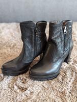 Stiefeletten mit Absatz von Nero Giardini, schwarz Nordrhein-Westfalen - Datteln Vorschau
