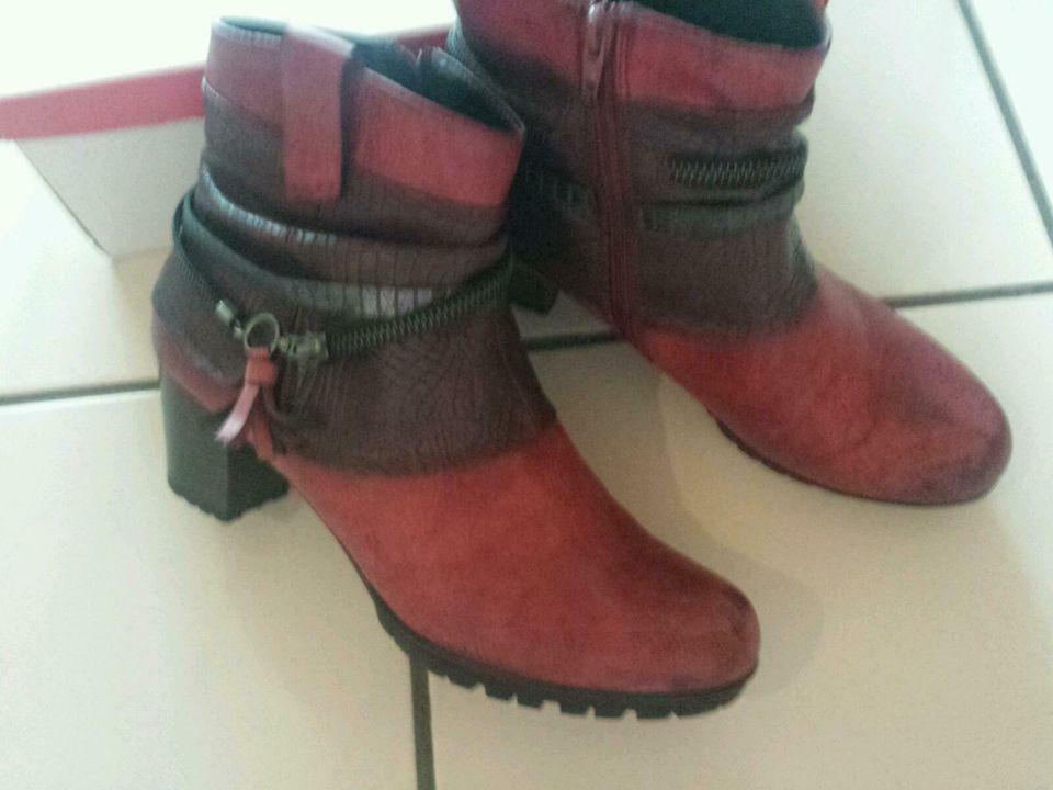 Rieker Absatz Stiefeletten burgunder-bordeaux Rot, Gr.40, Neuw. in Saarbrücken