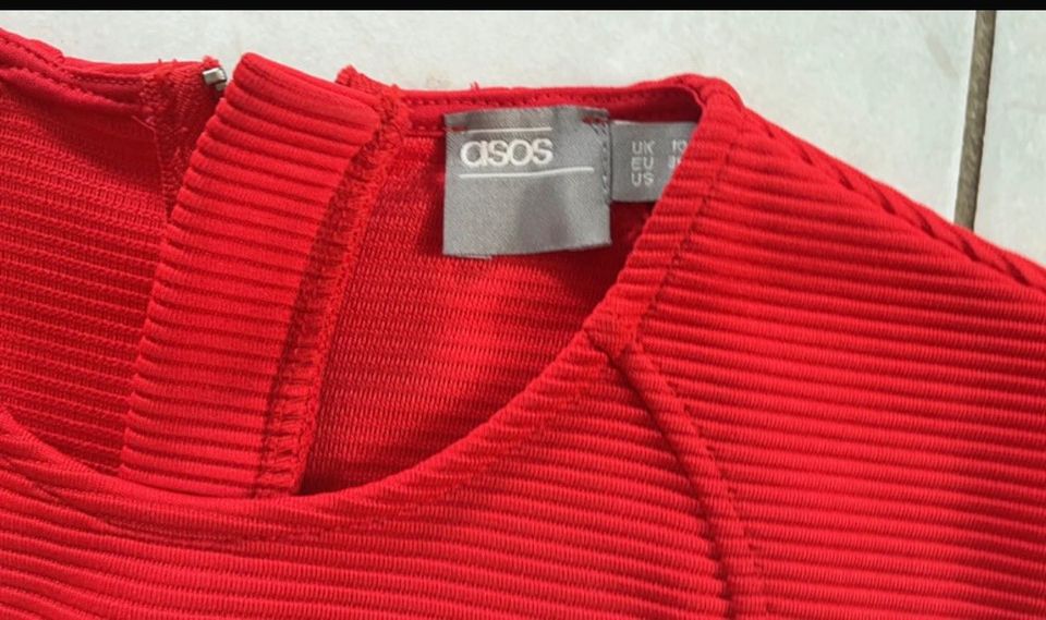 Wunderschönes Asos Kleid Gr.S neuwertig in Viersen