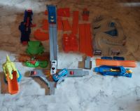 Hot Wheels Hotwheel Zubehör mit 2 Autos Bayern - Markt Wald Vorschau