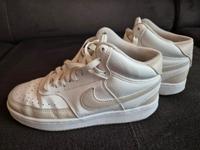 Neue Damen Nike Schuhe Größe 39 Bayern - Essenbach Vorschau