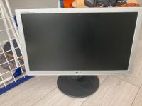 LG Flatron W2442PA-SF Monitor 24 Zoll Bildschirm Frankfurt am Main - Oberrad Vorschau
