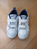 Nike Kinder Sportschuhe, weiß, Gr. 33, guter Zustand München - Schwabing-West Vorschau