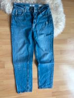 Guess Mom Jean Jeans Tapered high 28/30 neuwertig 36 Hessen - Hofheim am Taunus Vorschau