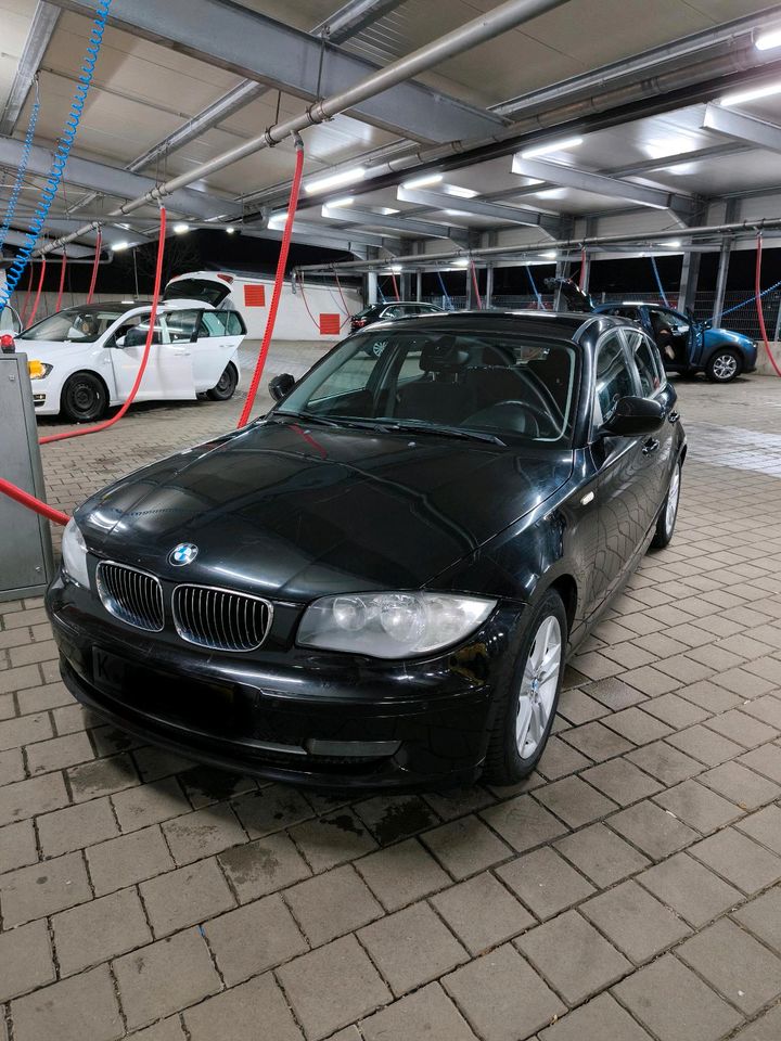 BMW 1er 116d e87 Facelift 5Türer Gute Ausstattung in Köln