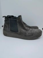 Graue Wildleder Damenschuhe von Gabor Größe 39 1/2 Nordrhein-Westfalen - Emsdetten Vorschau